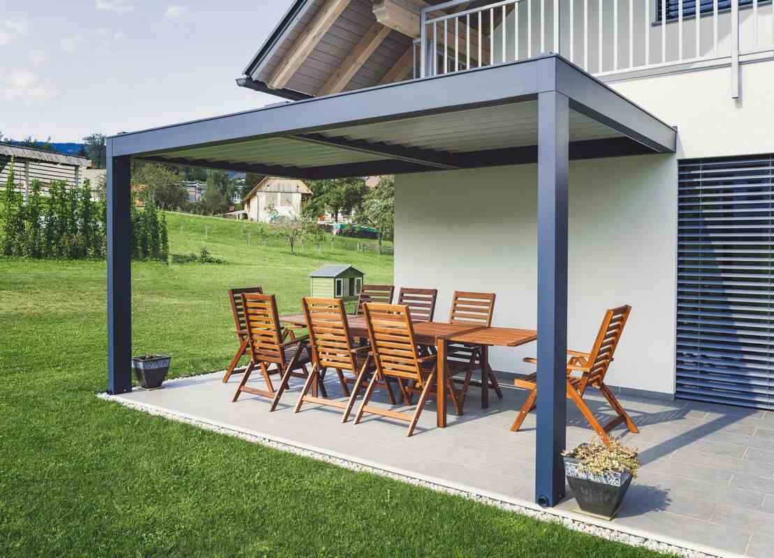 Pergola bioclimatique adossée en aluminium