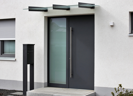 Porte d'entrée PVC gris anthracite